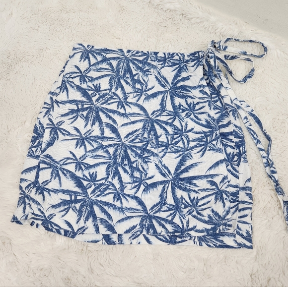 Urban Outfitters Palm tree linen wrap skirt - Picture 2 of 5